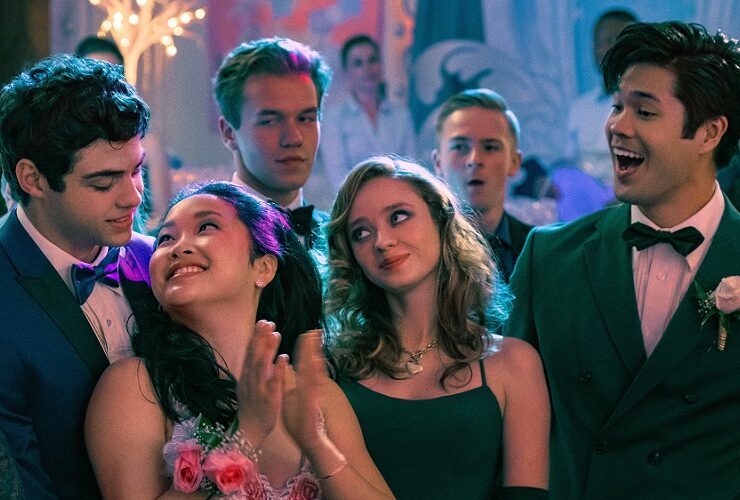 Para Todos os Garotos brincava nos bastidores