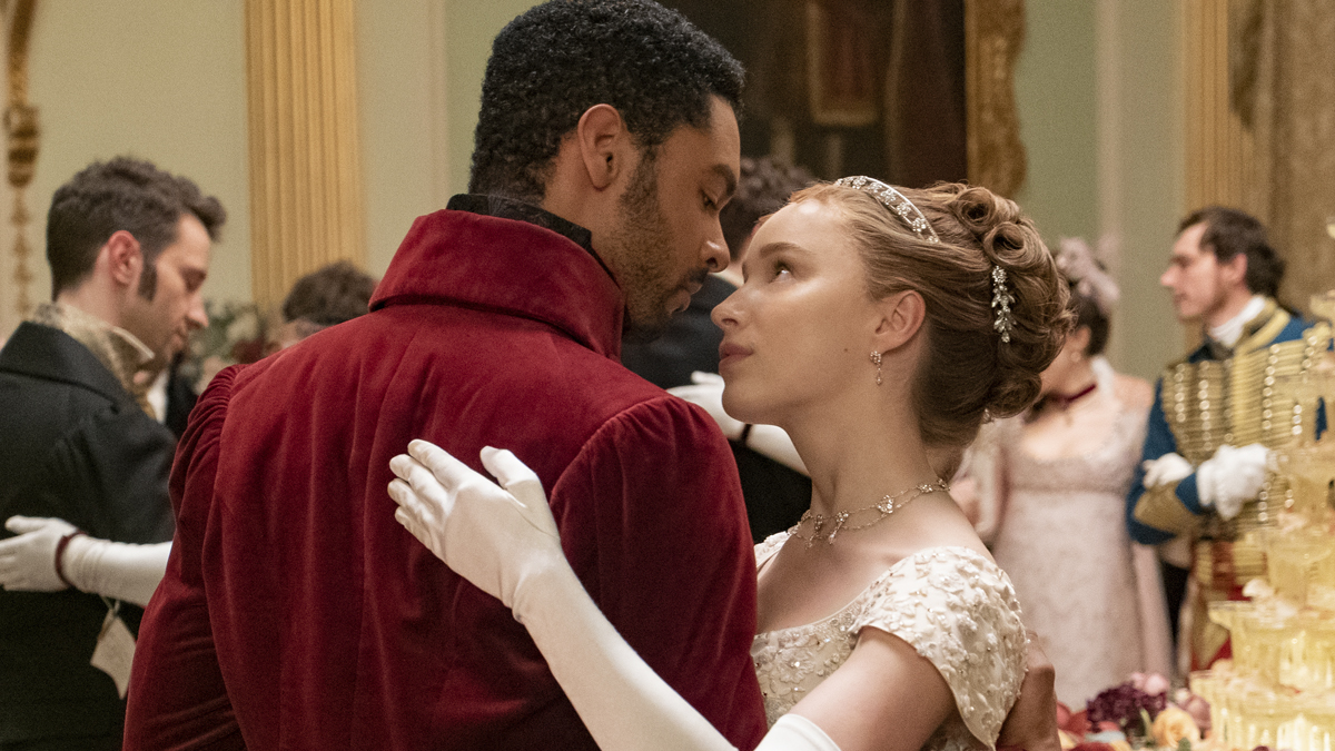 Bridgerton: Phoebe Dynevor dá opinião sincera sobre saída de Regé-Jean Page da série