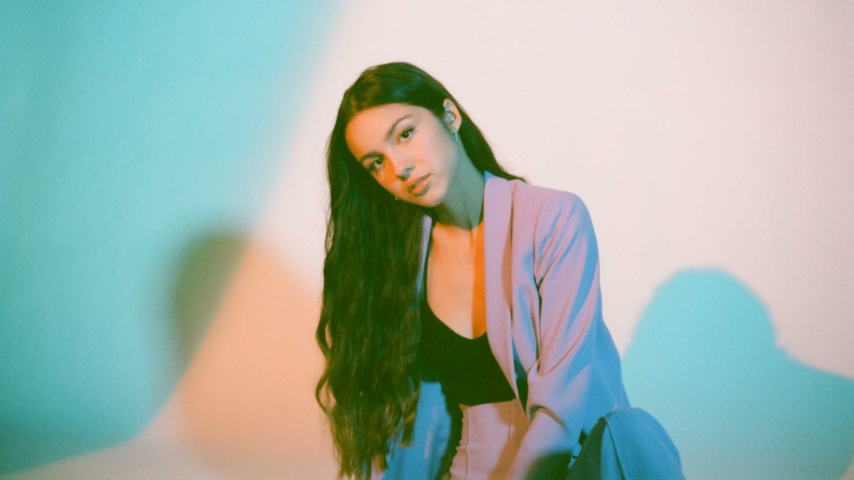 Olivia Rodrigo revela que sua mãe não gostou de 'drivers license'. Vem ver porquê!