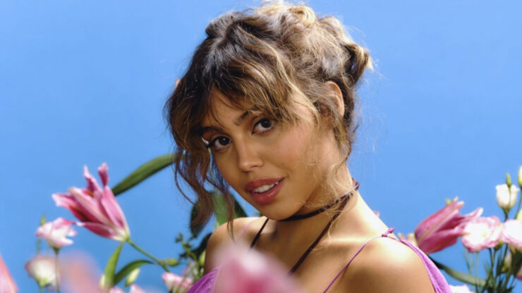 "É muito bom lançar uma música tão pessoal", diz Dora Sanches sobre novo single “Meu Lugar”,  parceria com Gabriel Sater